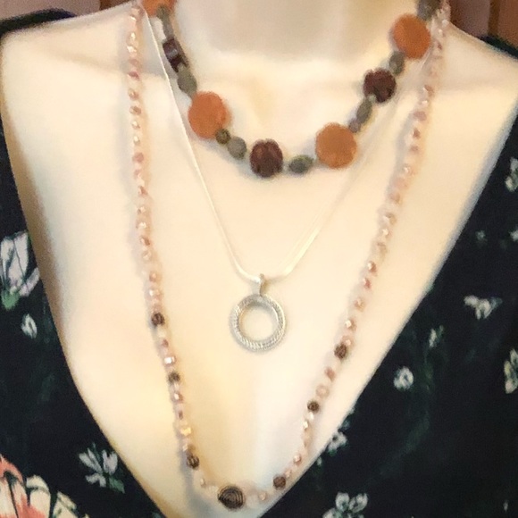 Balinese Detail Circle Pendant - Picture 7 of 7